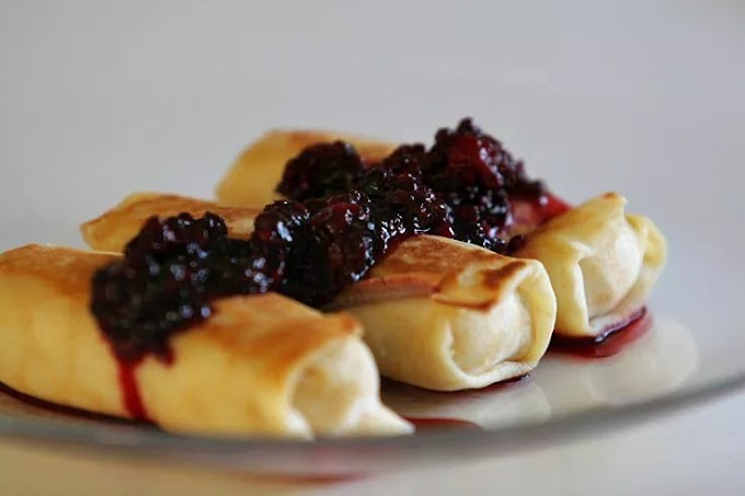 Polish Nalesniki Sweet Cheese Filling