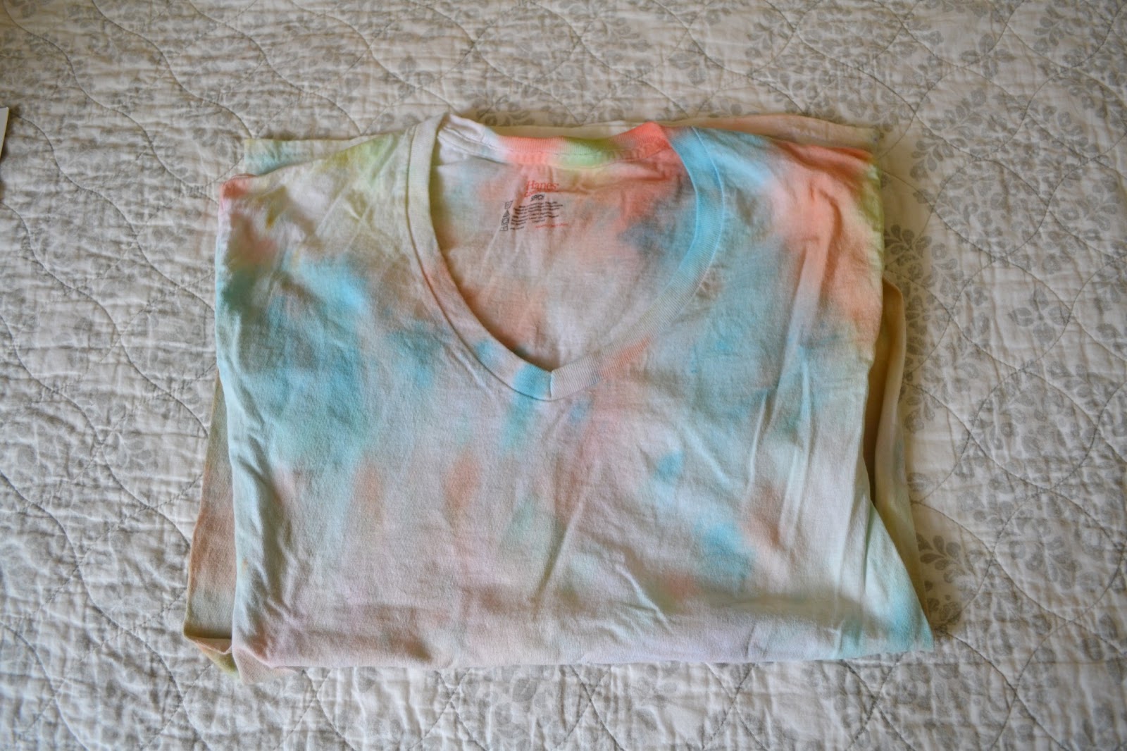 the Metric Child: DIY// first diy of 2013! graphic tee