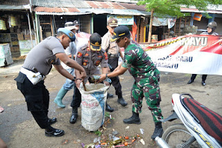 Polri-TNI- Forkopimda Bersih-Bersih di Pasar Baru Polri-TNI- Forkopimda Bersih-Bersih di Pasar Baru