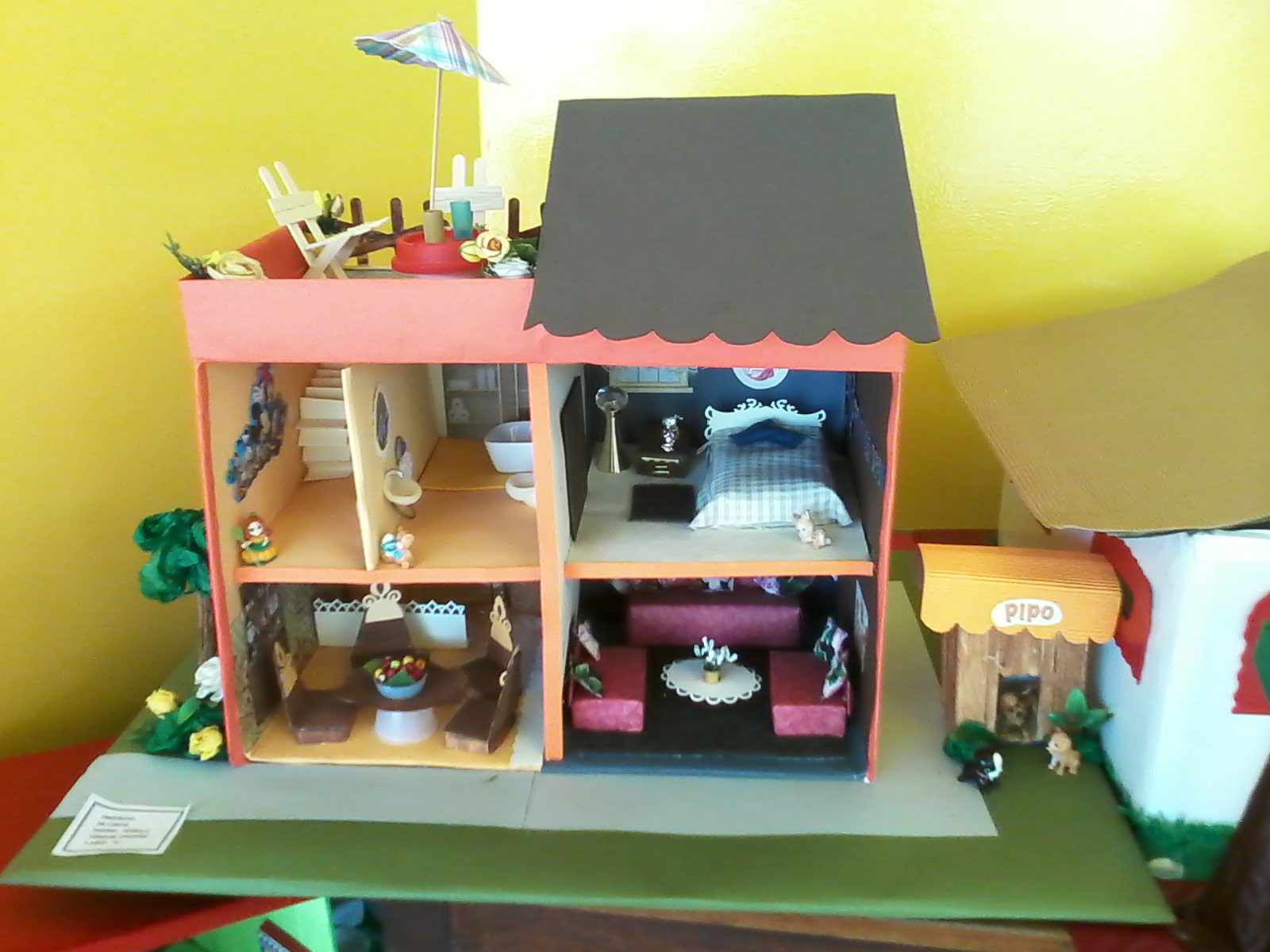 TRABAJOS Y TAREAS ESCOLARES Casitas de Madera y Carton