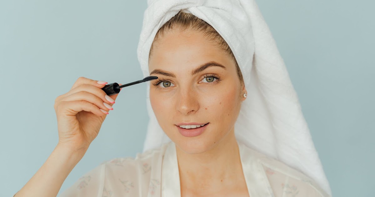 How to Put on Makeup without a Mirror Fashion and Beauty Tips for Men