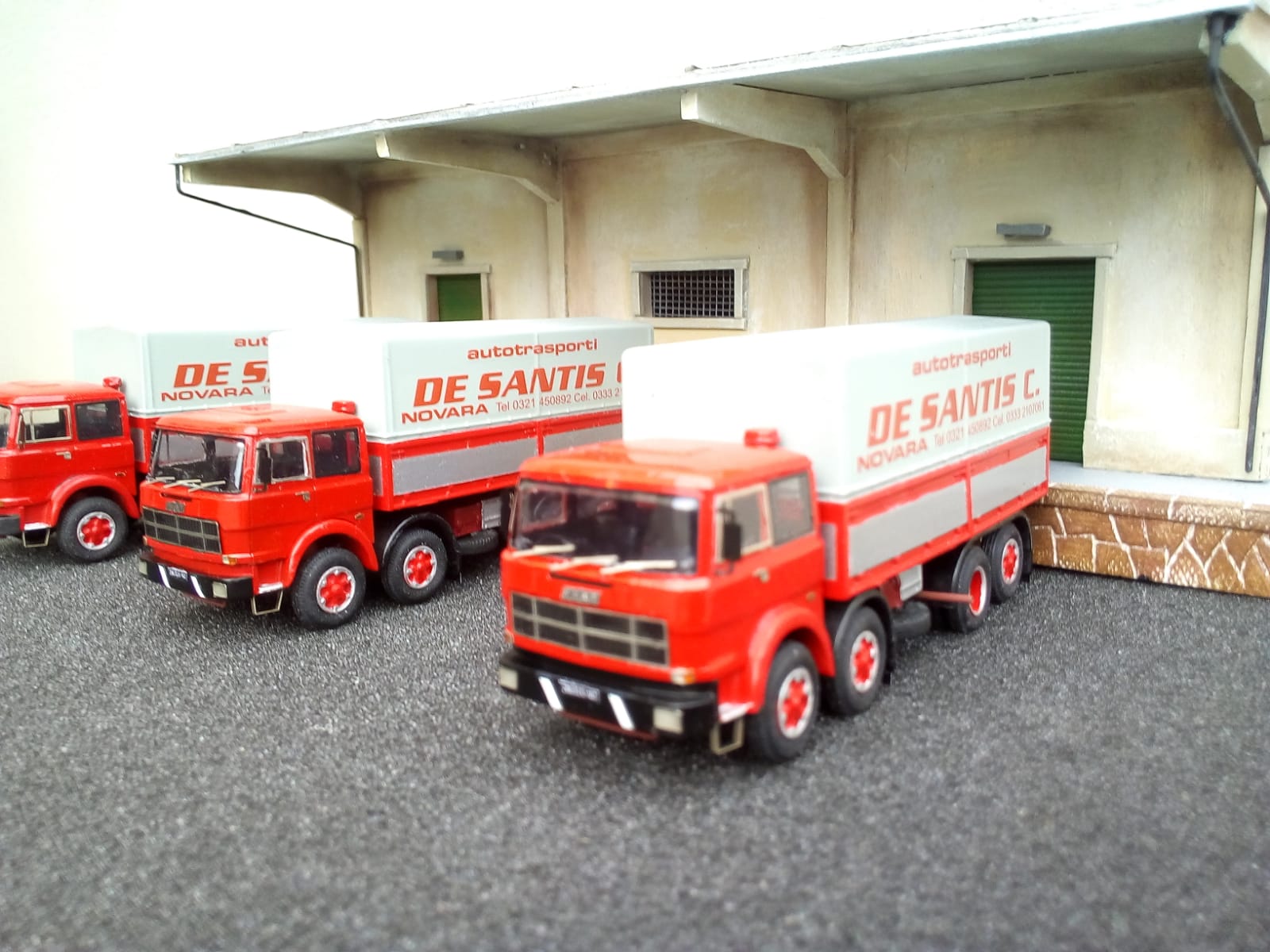 GRANDI E PICCOLE AUTO Fiat 691/180 quattro assi Corriere De Santis di 