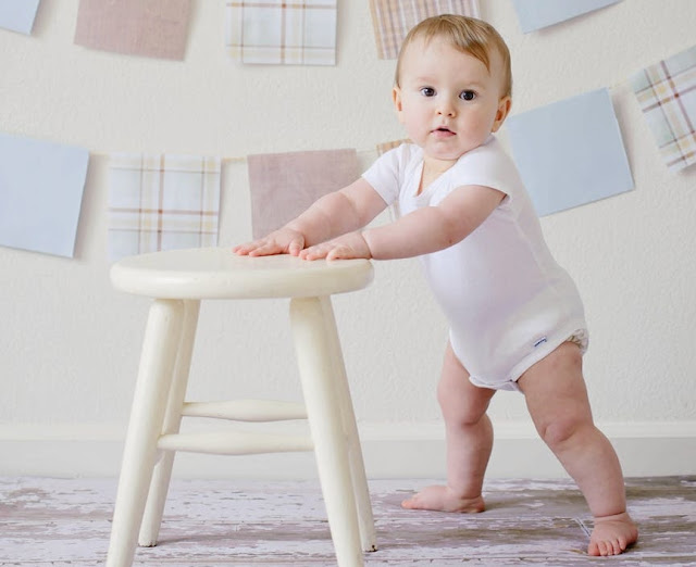 बच्चे की बच्चे के रंग को साफ करने के लिए उबटन या जड़ी बूटी