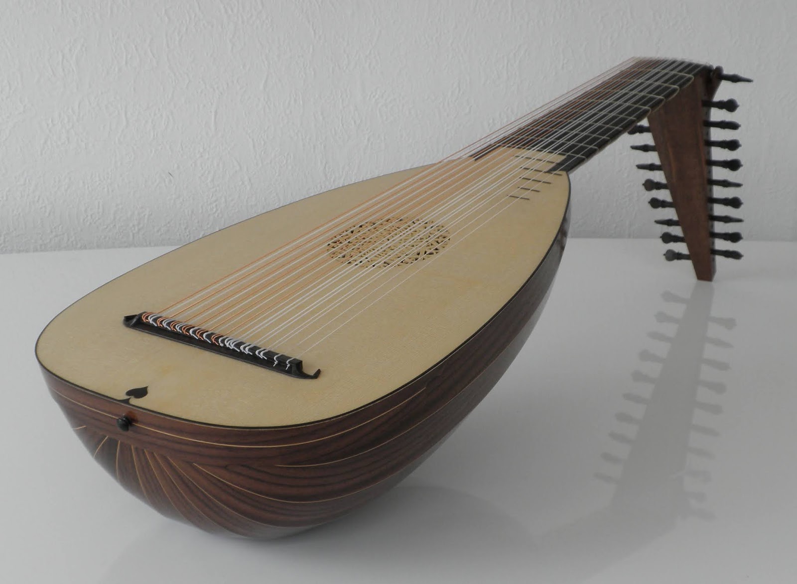 Buying a Lute Baroque lutes