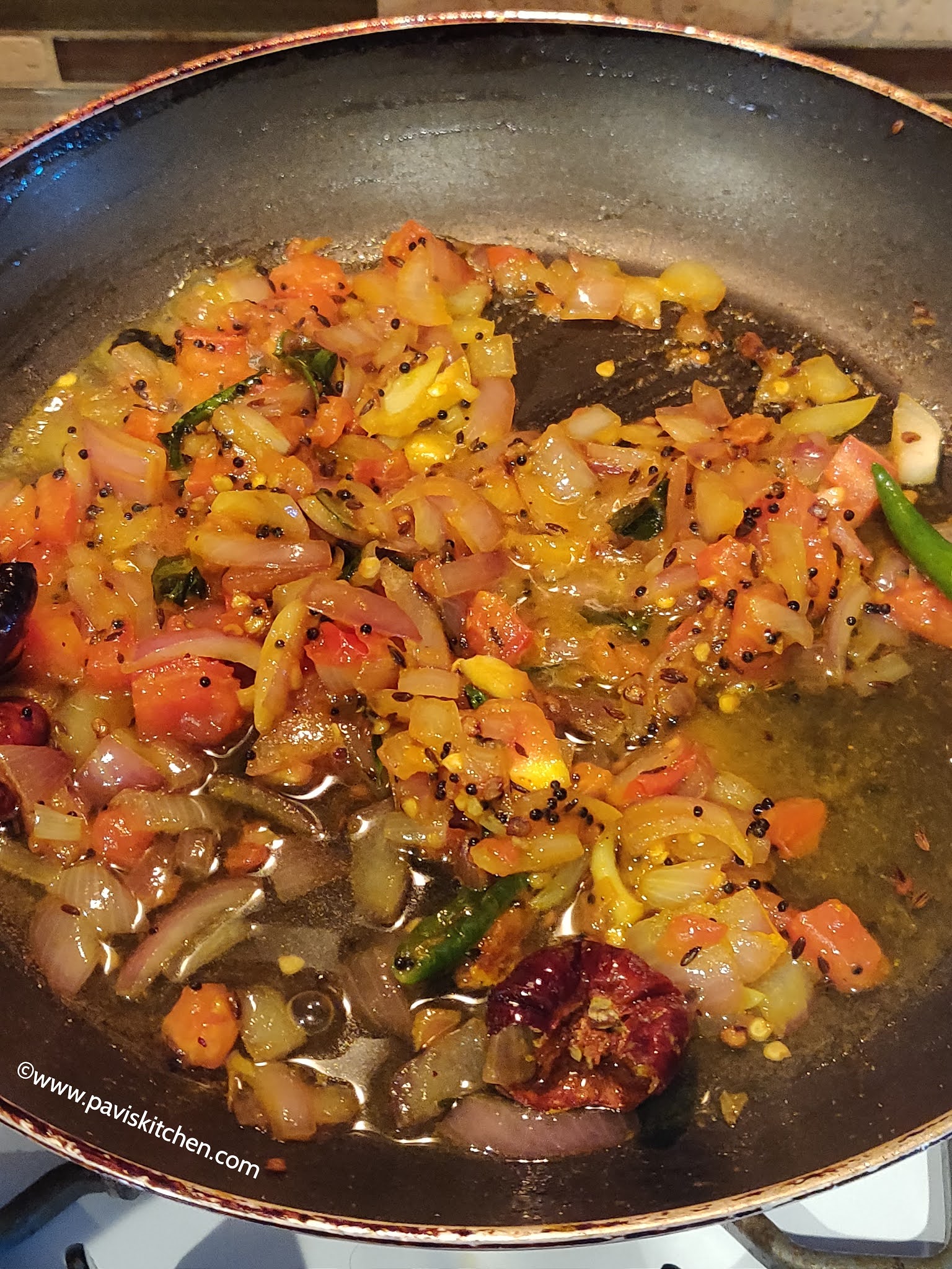 Paruppu keerai kootu recipe | Paruppu keerai masiyal | keerai molagootal | Spinach moong dal stew