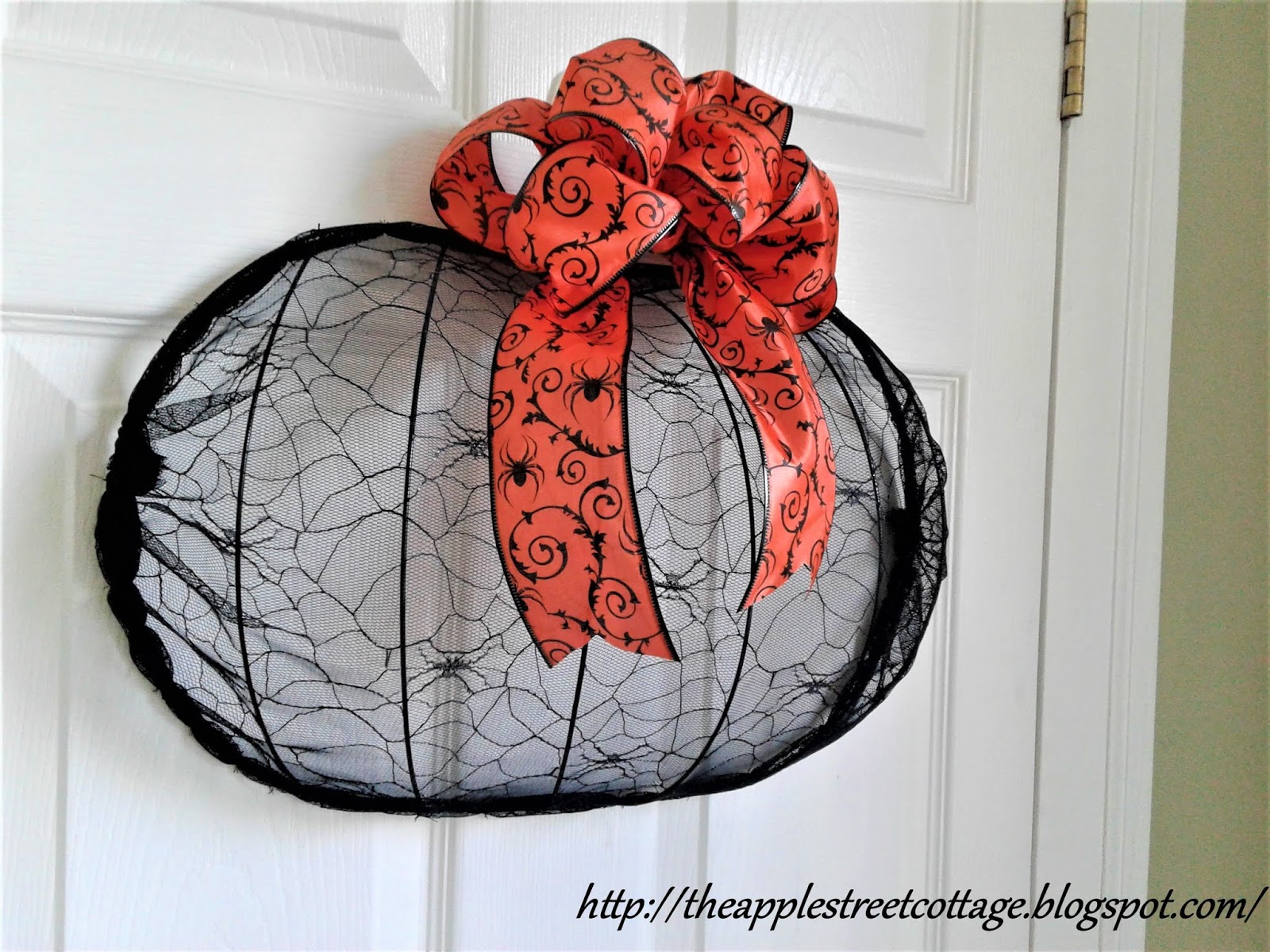 Wire Pumpkin Wreath