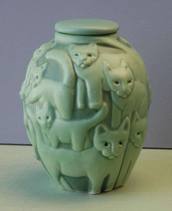 Cat clay urn