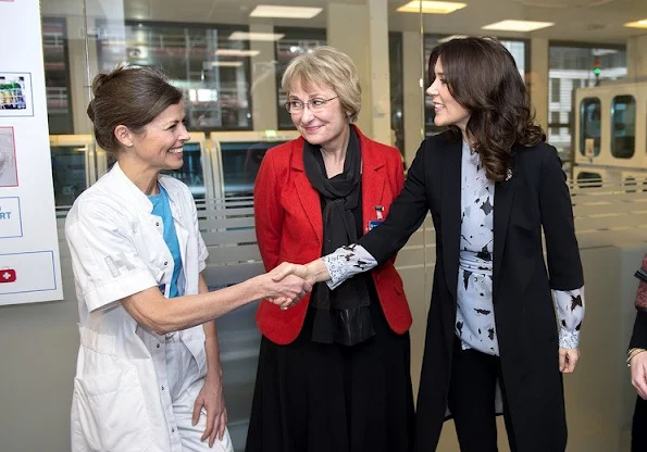 Princess Marie wore Charlotte Sparre Pearl Blouse. Gianvito Rossi Pumps, Zara blazer