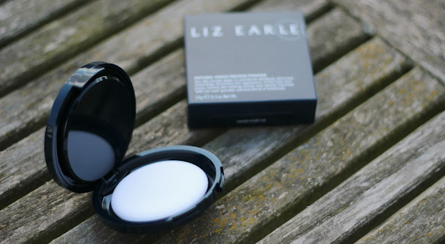liz-earle-matte-powder