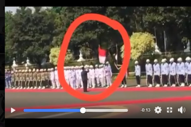 Kejadian Unik, Tiba-tiba Angin Langsung Bertiup Kibarkan Bendera Saat