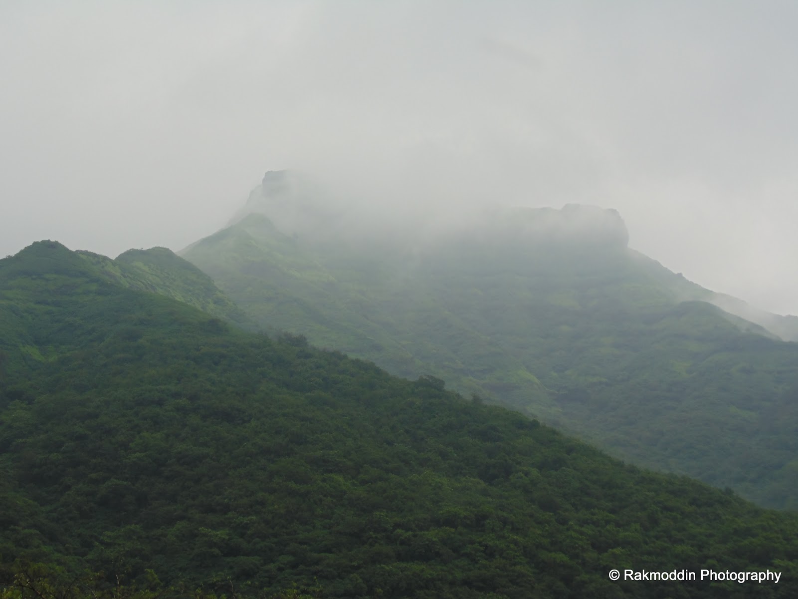 Monsoon bike ride to Madhe Ghat via torna fort