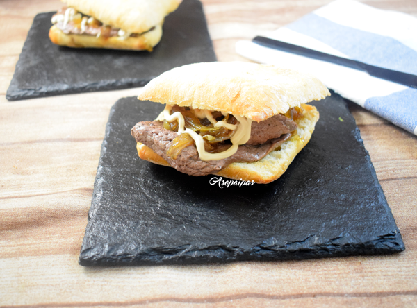 Sándwich de Ternera con Cebolla Caramelizada y Mayonesa de Soja. Vídeo Receta