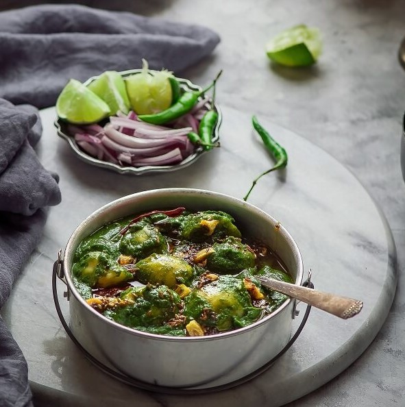 DHABA STYLE ALOO PALAK SABZI POTATO SPINACH CURRY