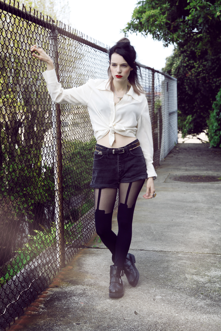 How to wear suspender tights Fashionmylegs The tights and hosiery blog