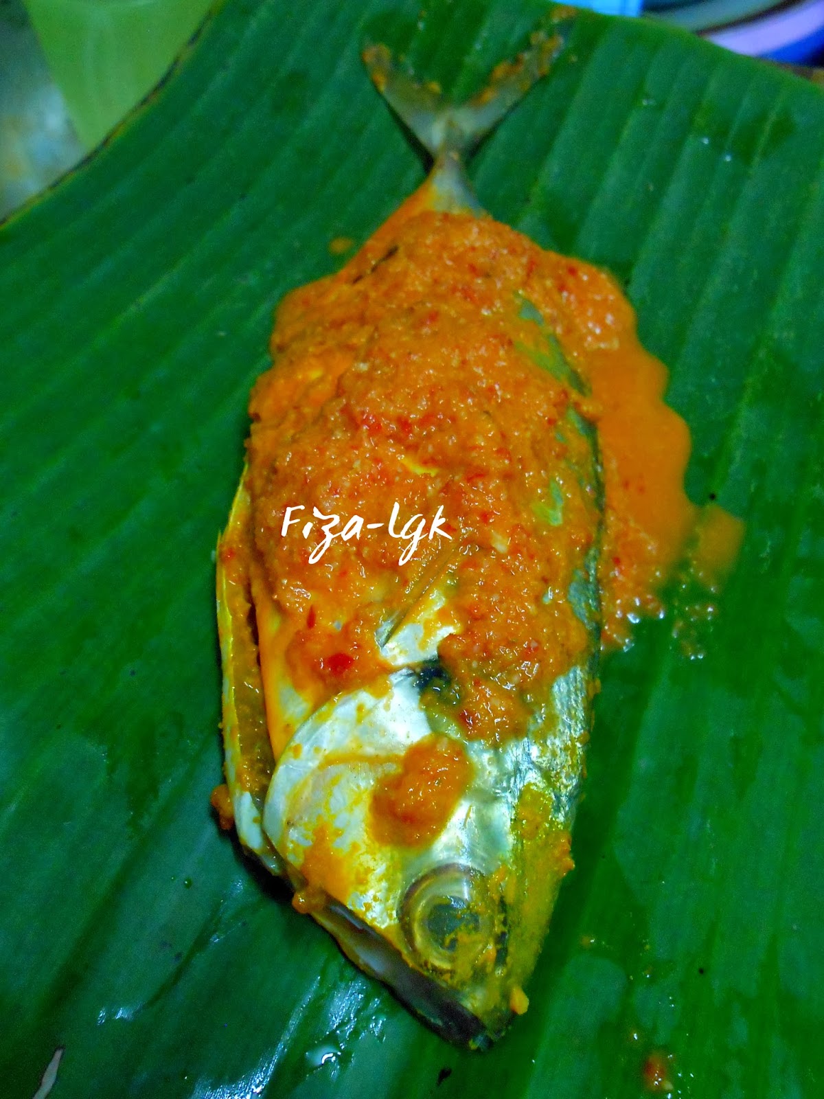 IKAN BAKAR DAUN PISANG | Fiza's Cooking