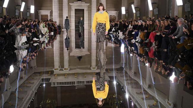 London Fashion Week Digelar Secara Digital London Fashion Week Digelar Secara Digital