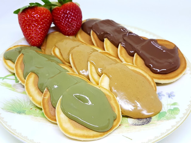 Maryam's Culinary Wonders: 1357. Mini Pancakes