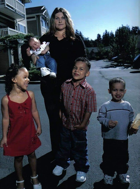 Лидия Фэрчайлд с детьми