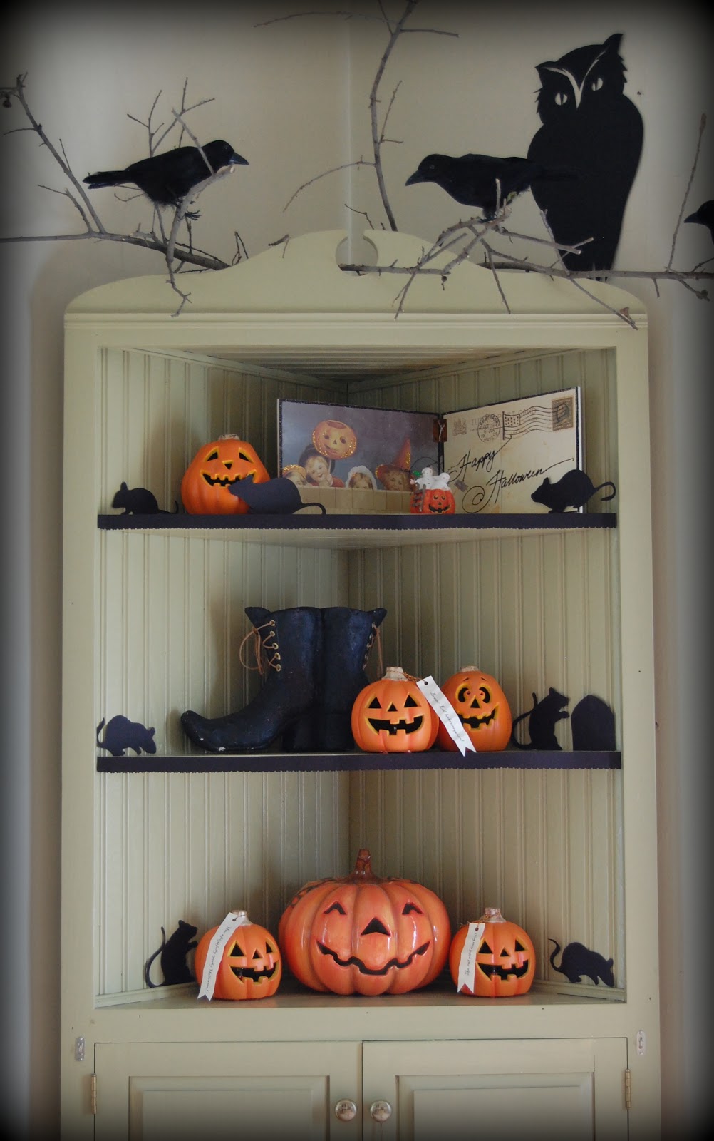 Love and Life at Leadora Halloween Corner