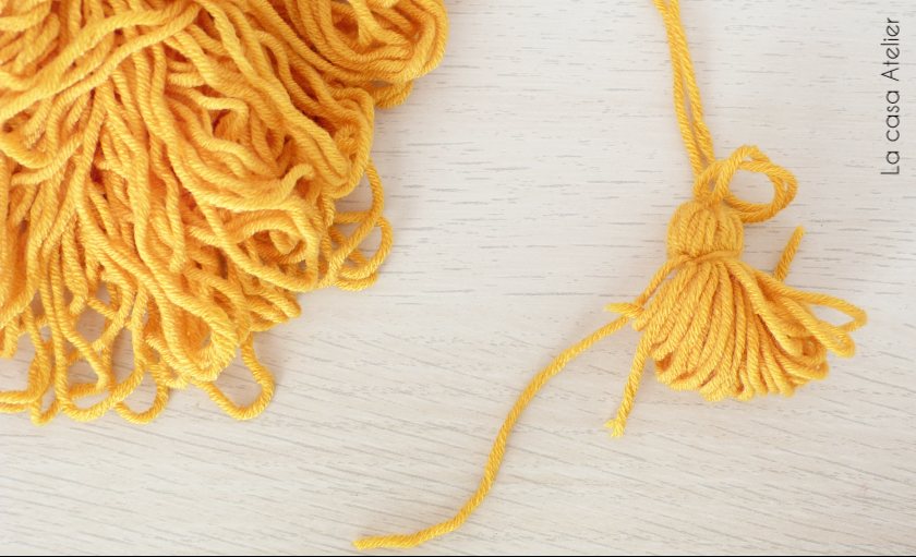 MARCAPÁGINAS DE CARTÓN BORDADO La Casa Atelier