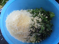 Parmesan pesto ingredients Tupperware blue bowl