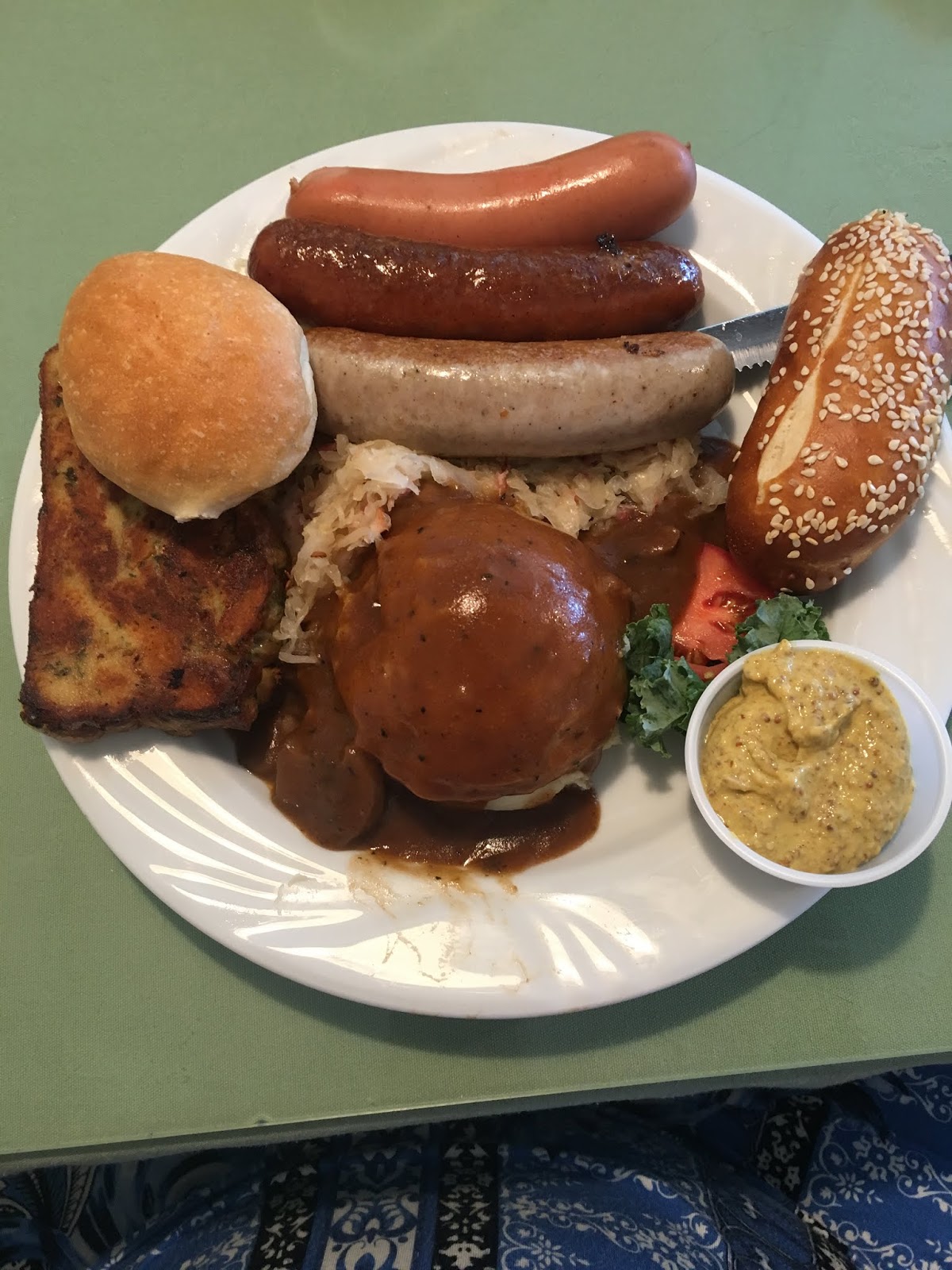 YankeeBelle Cafe German Food in Helen,