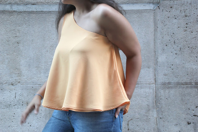 DIY Tutorial y patrones gratis blusa mujer capa circular asimétrica 