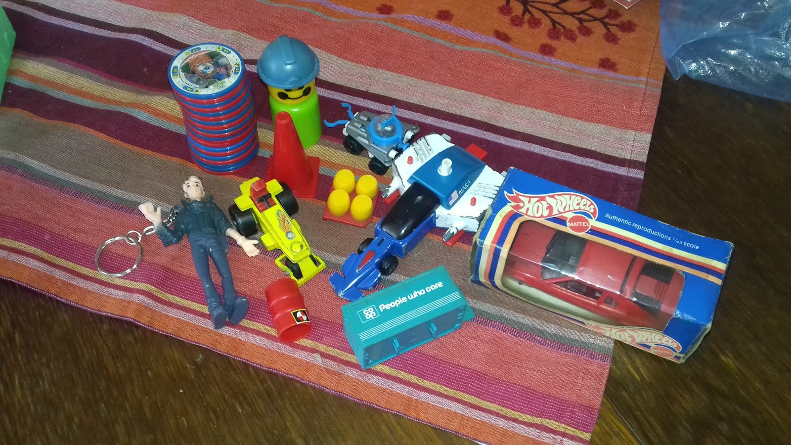 MOONBASE CENTRAL CAR BOOT TOY PARTS IDENTITY PARADE