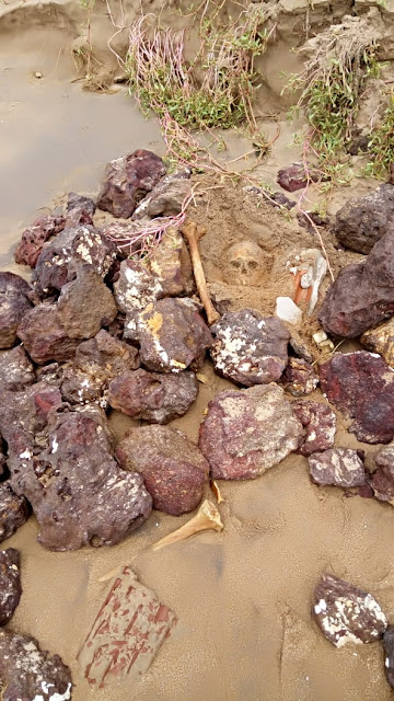 SFI: ossos de escravos voltam a aparecer na Praia de Manguinhos 2 01