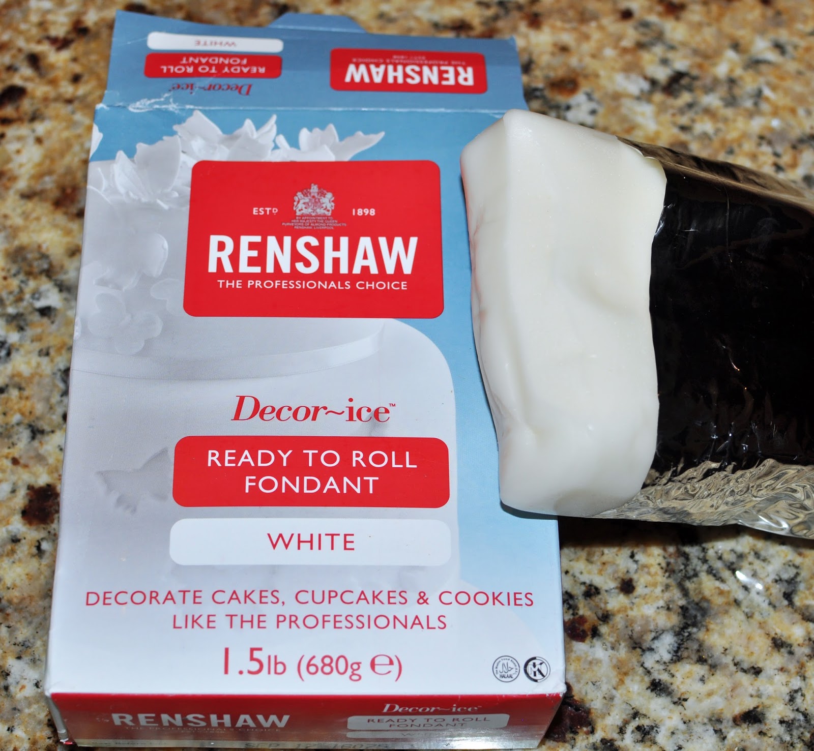 Jet Black 'Just Roll With It' Fondant Icing - Renshaw Baking