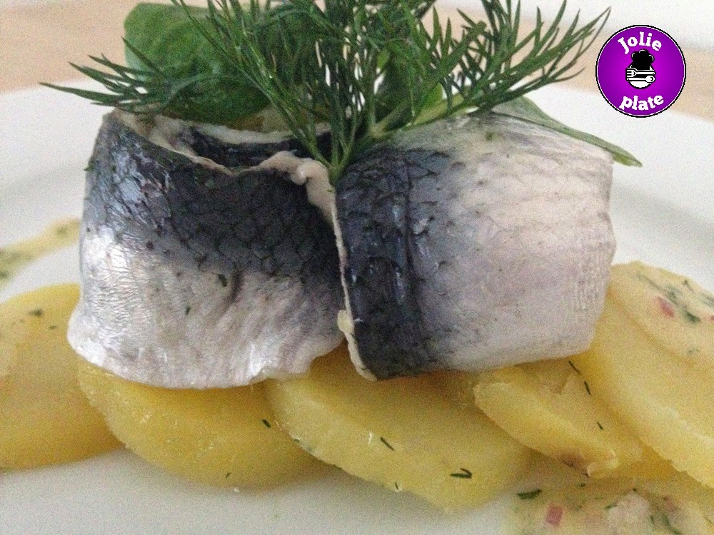Jolie Plate: Filet de hareng mariné, salade de pomme de terre et doucette