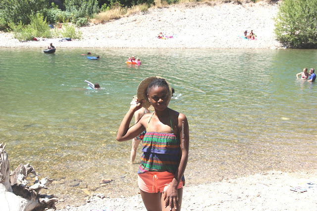 shooting à la rivière, micro short, short flashy, top bustier, black beauty, femme noire, black girl