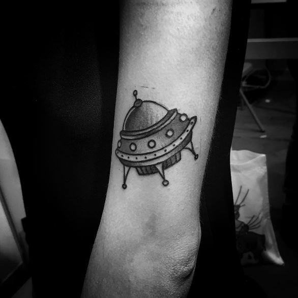 50 Alien UFO Tattoo Ideas & Designs (2018) TattoosBoyGirl