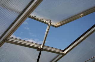 Manual Polycarbonate Greenhouse Window and Vent Opener Picture
