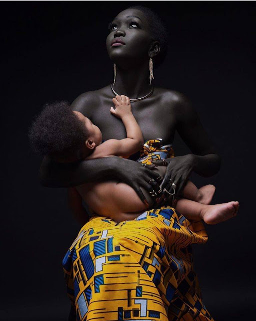 Absolutely Stunning Pictures Shows How Beautiful This "Queen Of The Dark" Model Is.