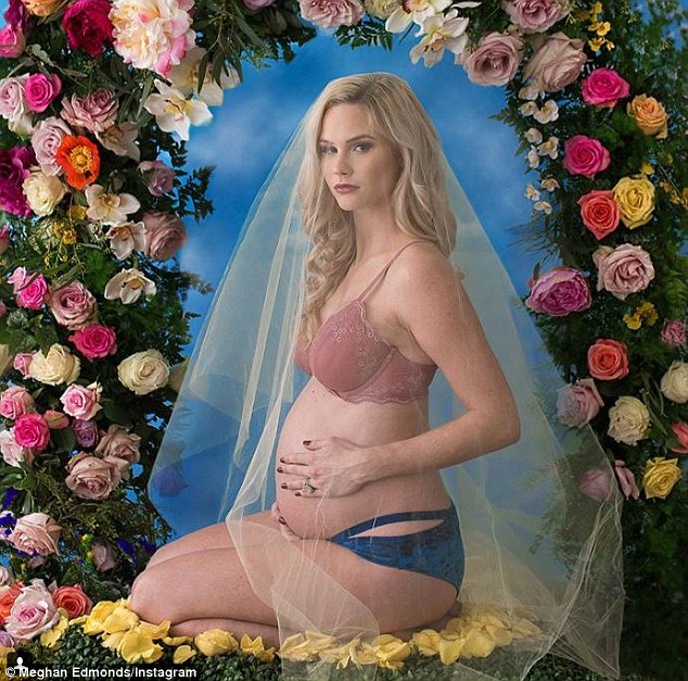 Meghan-King-Edmonds-recreates-Beyonces-pregnancy-shoot-1
