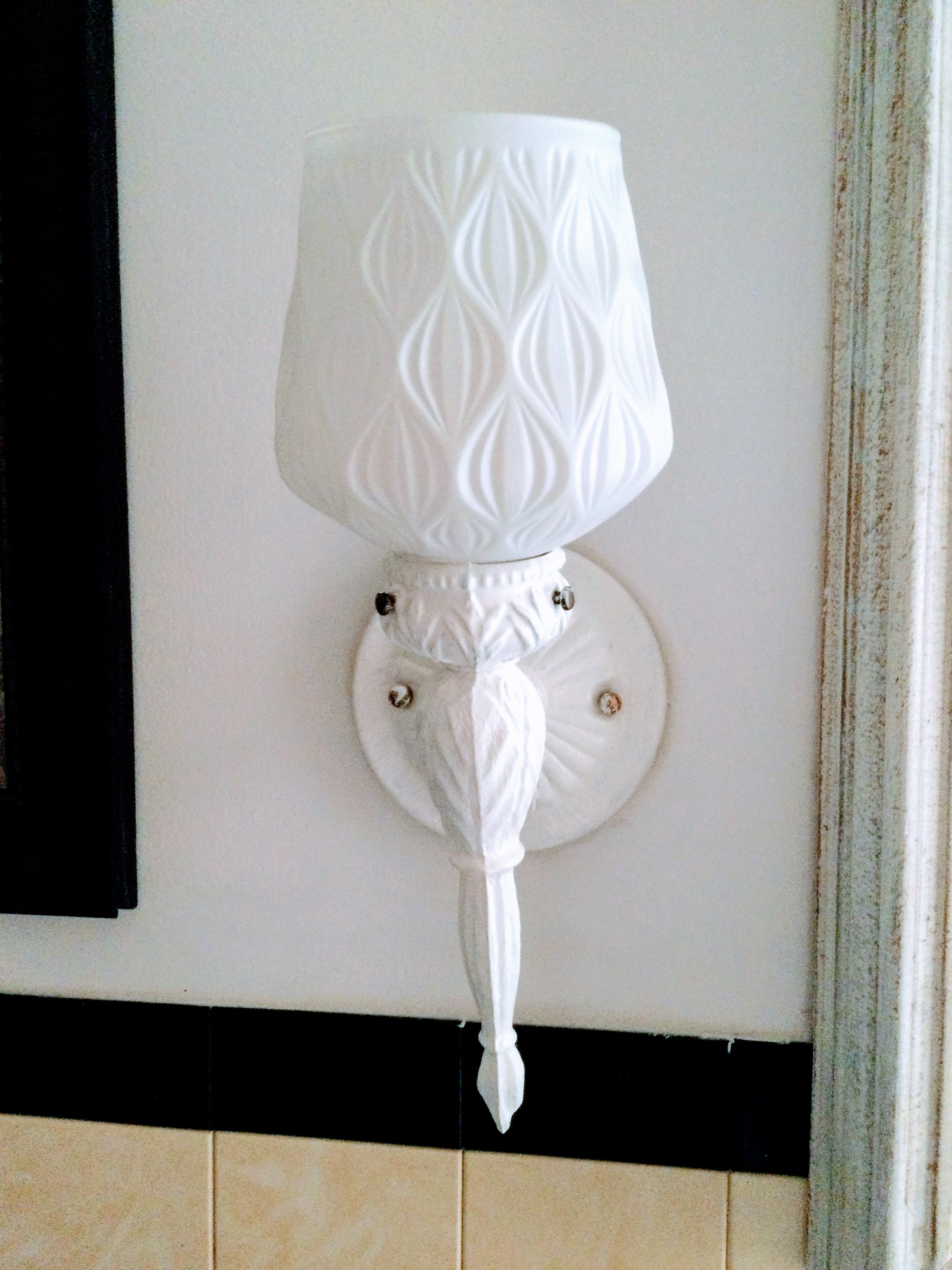 How to paint a light fixture without taking it down Vintage Style Gal