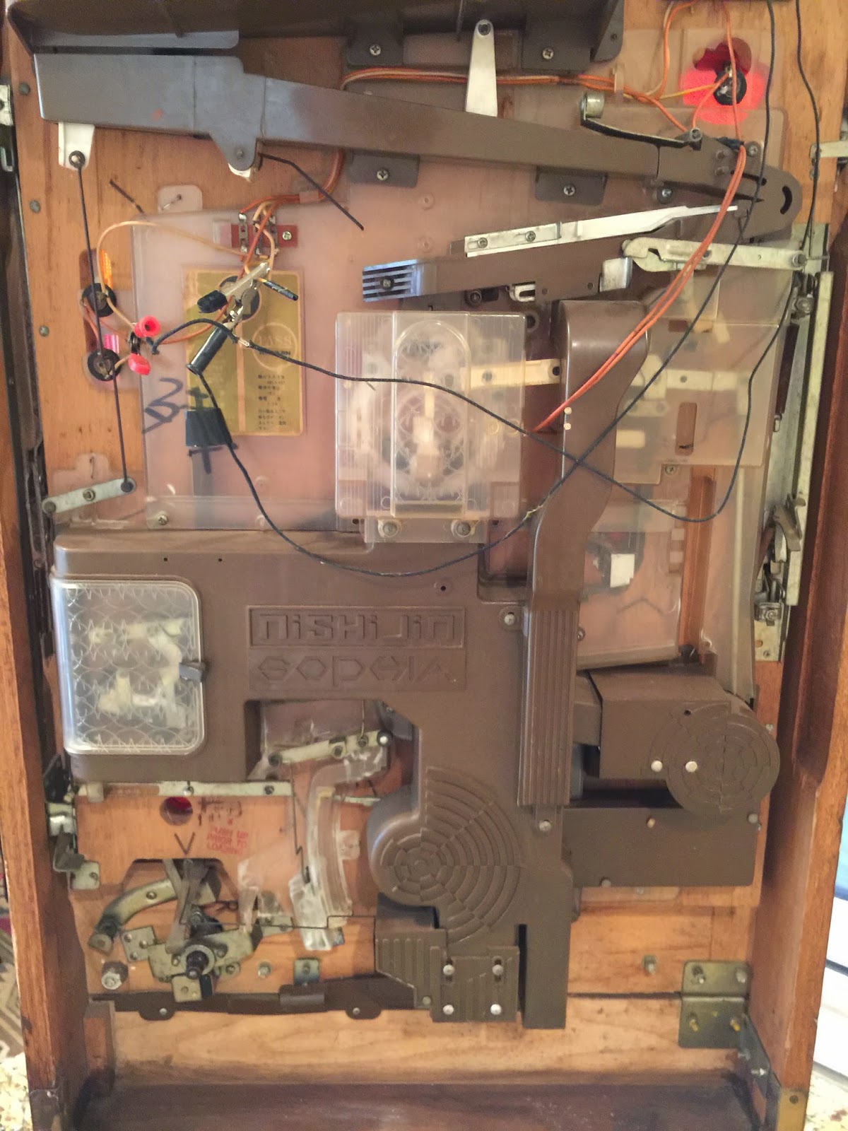 the sphinx: Nishijin Super Deluxe EBIRA Pachinko Machine (Model B, 1975)