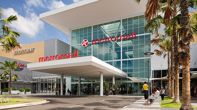 Metromall Panama centro comercial con 300 tiendas y un hotel
