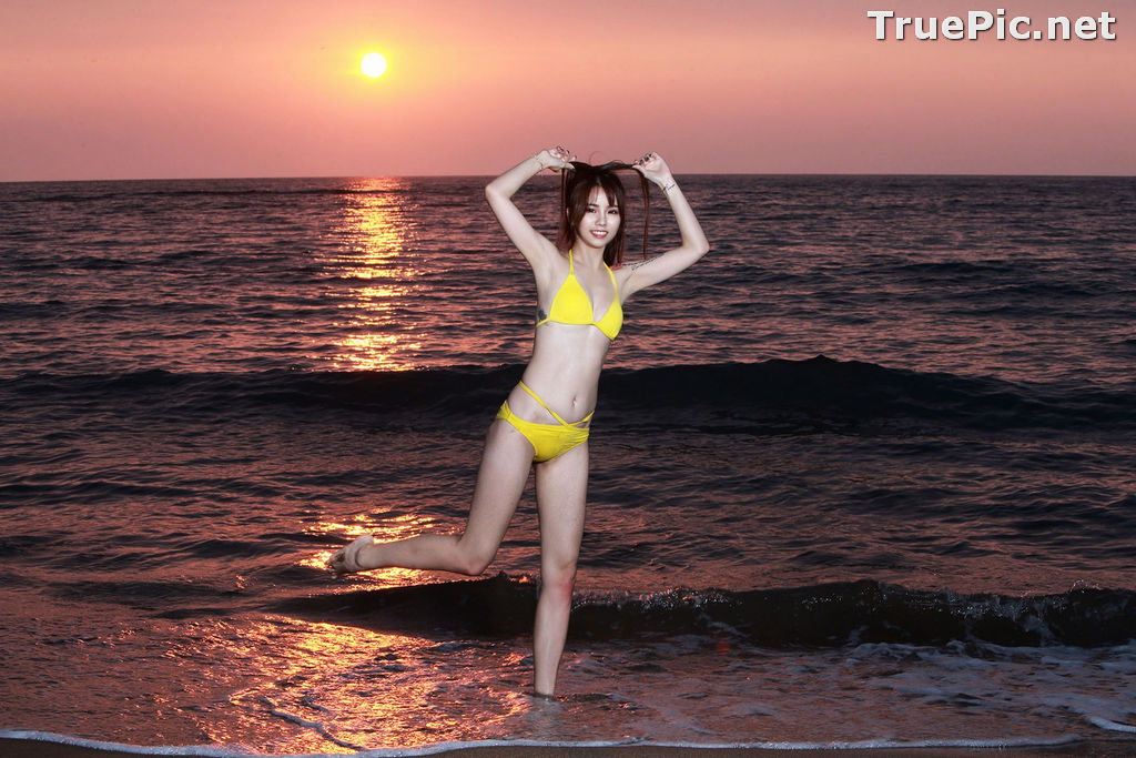 Image Taiwanese Beautiful Model - Debby Chiu - Yellow Sexy Bikini - TruePic.net - Picture-52