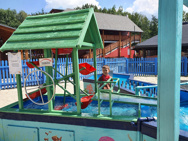 Twinpigs Żory - Amerykański Park Rozrywki - Polska z dzieckiem - podróże z dzieckiem - park rozrywki na Śląsku - rodzinny park rozrywki - atrakcje dla dzieci na Śląsku - aktywne wakacje z dzieckiem