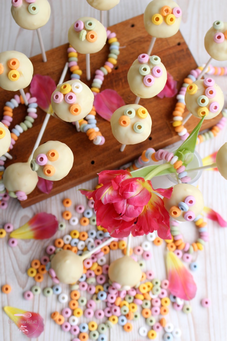 herrlich saftige Zitronen Cake Pops mit essbarem Konfetti ...