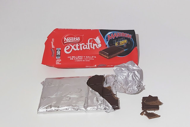 Nestlé Extrafino Maxibon Black Cookie