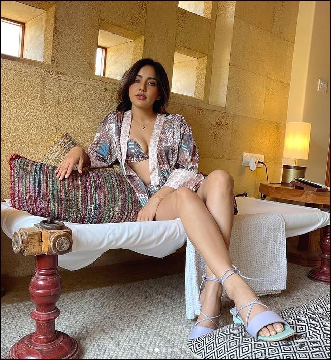  Neha Sharma  Sizzling Photoshoot Stills 