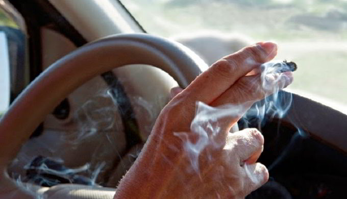 Tips Menghilangkan Bau Rokok Yang Ada Di Kabin Mobil