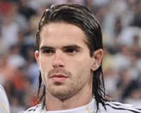 Gago entre Milan y Liverpool