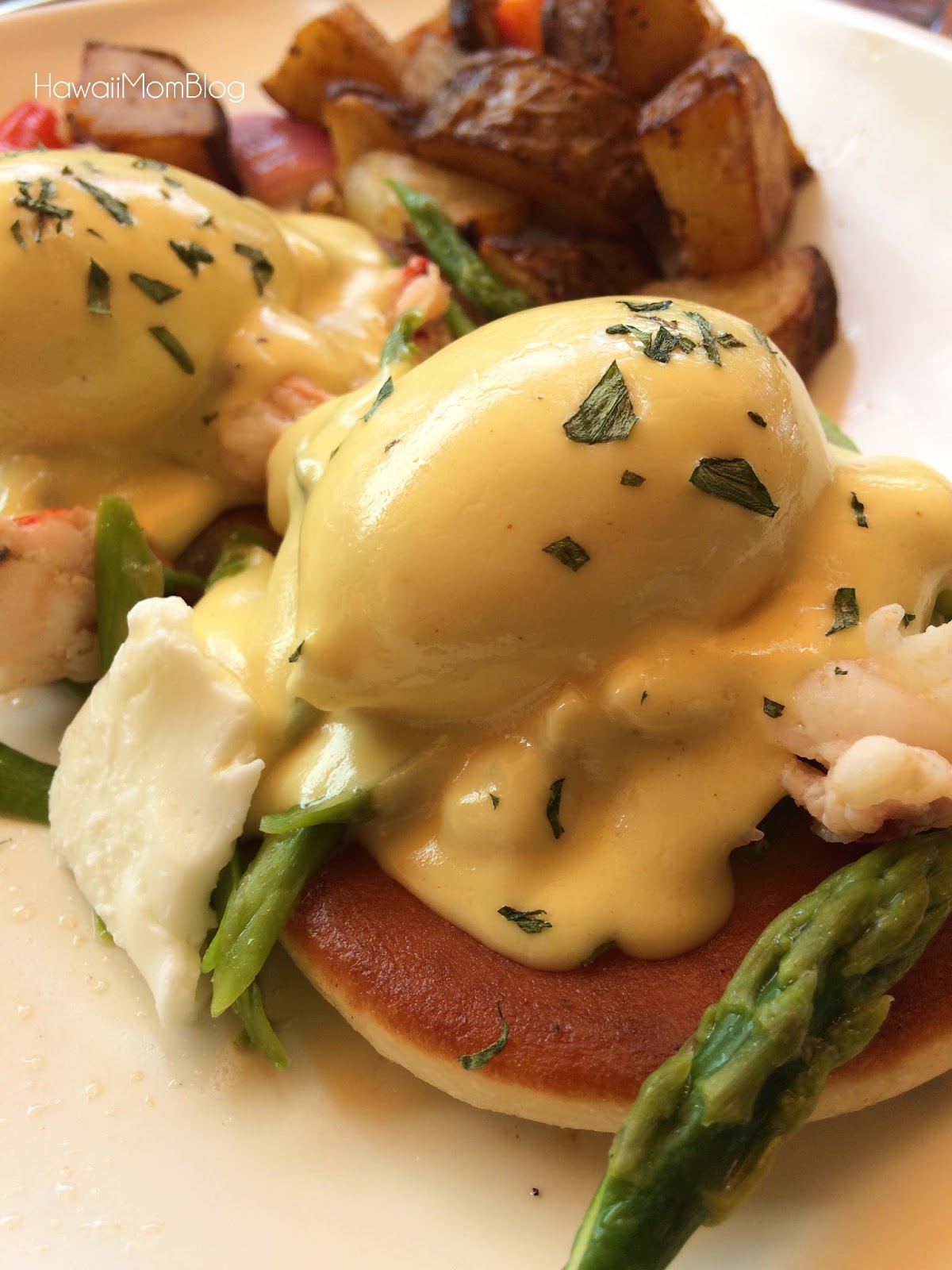 Hawaii Mom Blog Brunch at Hula Grill Waikiki