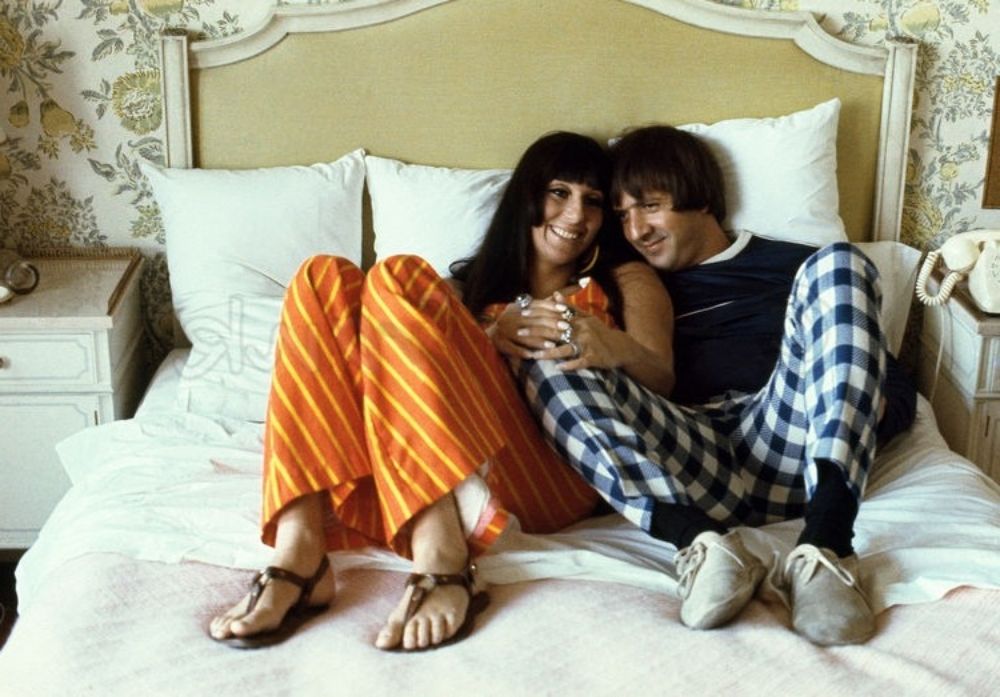 25 Wonderful Color Photographs of Sonny Bono and Cher From Between the