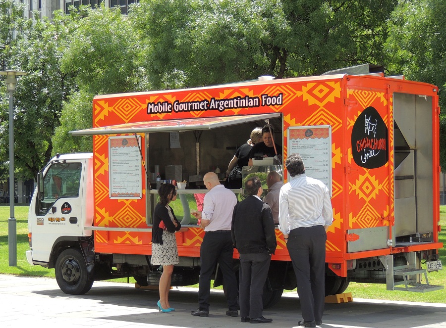 LOVE STREET FOOD? TRY THIS UNIQUE INDIAN STREET FOOD IN DUBAI