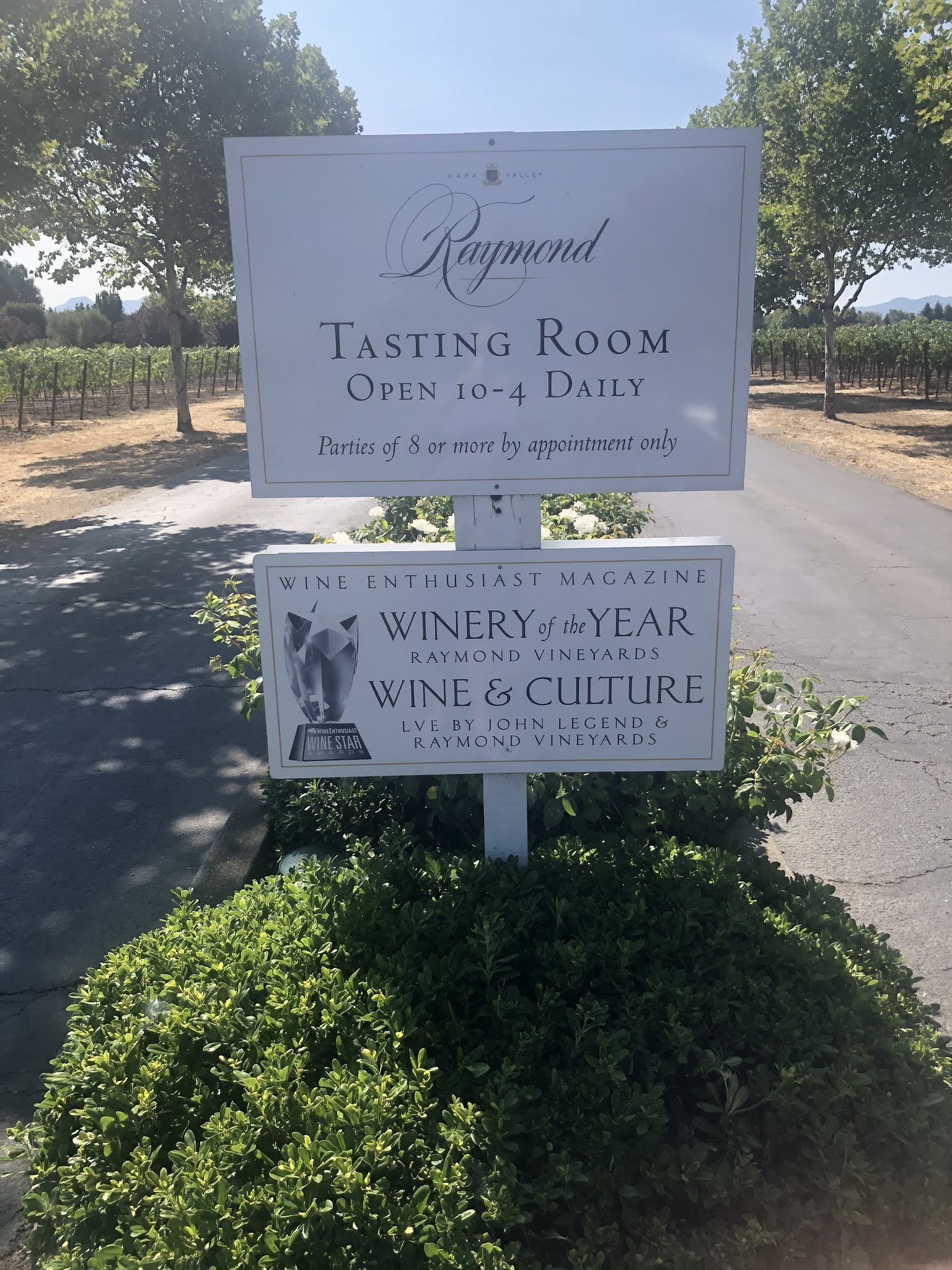 Mike's Green Grass, Corks and Forks Raymond Vineyards and John Legend